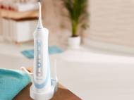 Idropulsore ricaricabile , prezzo 17.99 €
- Pulisce ...