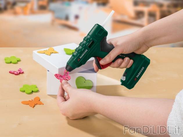 Pistola per colla a caldo ricaricabile , prezzo 14.99 EUR 
Pistola per colla a caldo ...