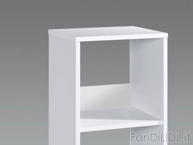 Scaffale con 3 ripiani , prezzo 29.99 EUR 
Scaffale con 3 ripiani 40 x 108 x 33 ...
