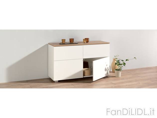 Mobiletto con 2 ante e 2 cassetti , prezzo 99 EUR 
Mobiletto con 2 ante e 2 cassetti ...