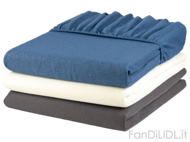 Lenzuolo con angoli , prezzo 12.99 EUR 
Lenzuolo con angoli 1 piazza e mezza 
- ...