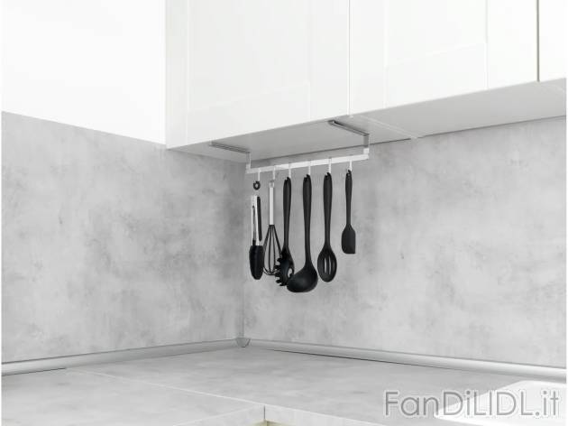 Barra sottopensile con ganci , prezzo 9.99 EUR 
Barra sottopensile con ganci 
- ...