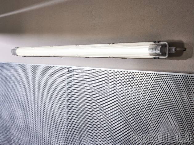 Lampada a LED per ambienti umidi , prezzo 12.99 EUR 
Lampada a LED per ambienti ...