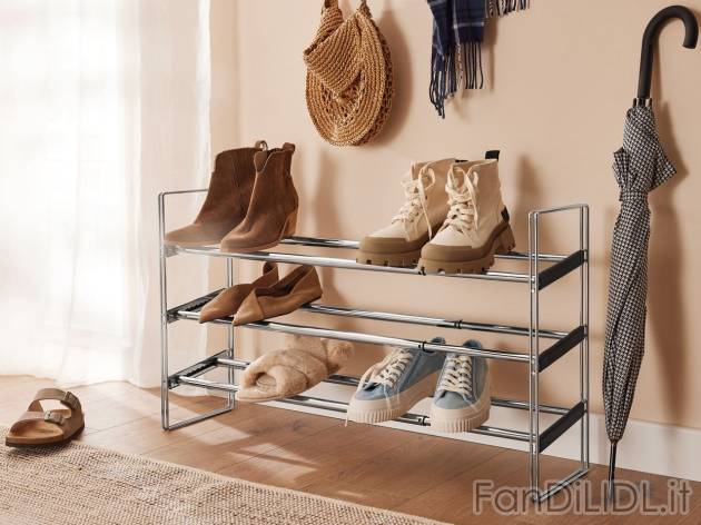 Scarpiera estensibile , prezzo 17.99 EUR 
Scarpiera estensibile 
- Con 3 ripiani ...