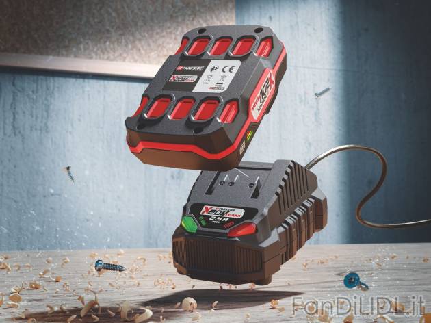 Batteria 2 Ah con caricabatterie , prezzo 24.99 EUR 
Batteria 2 Ah con caricabatterie ...