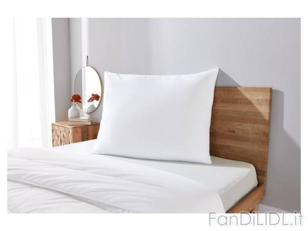 Cuscino 50 x 80 cm , prezzo 3.99 EUR 
Cuscino 50 x 80 cm 
- Imbottitura realizzata ...