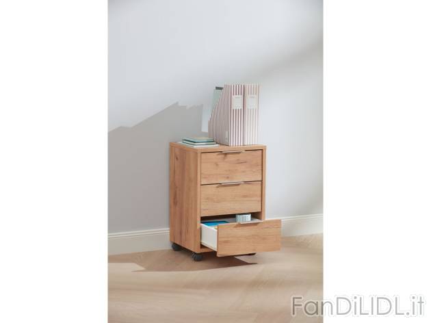 Mobiletto con rotelle , prezzo 59 EUR 
Mobiletto con rotelle 40 x 59 x 35 cm 
- ...
