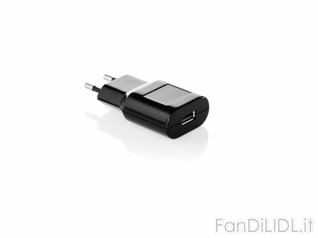 Adattatore USB per auto o per presa , prezzo 4.99 € per Alla confezione ...