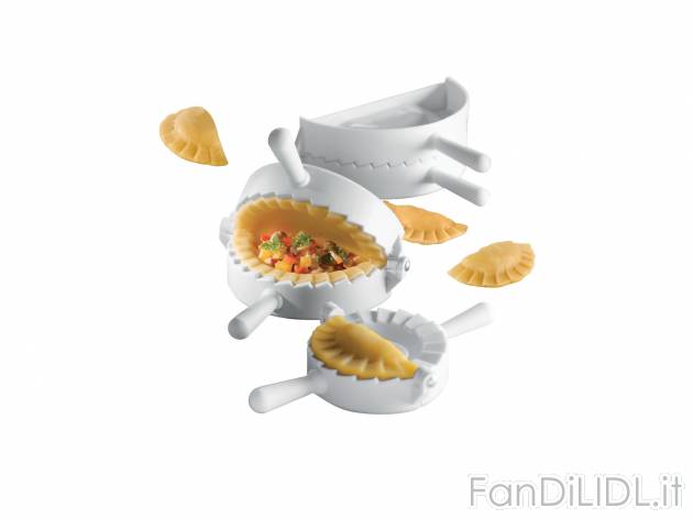 Set stampi per pasta ripiena , prezzo 3.99 &#8364; 
- Incl. ricetta per impasto ...