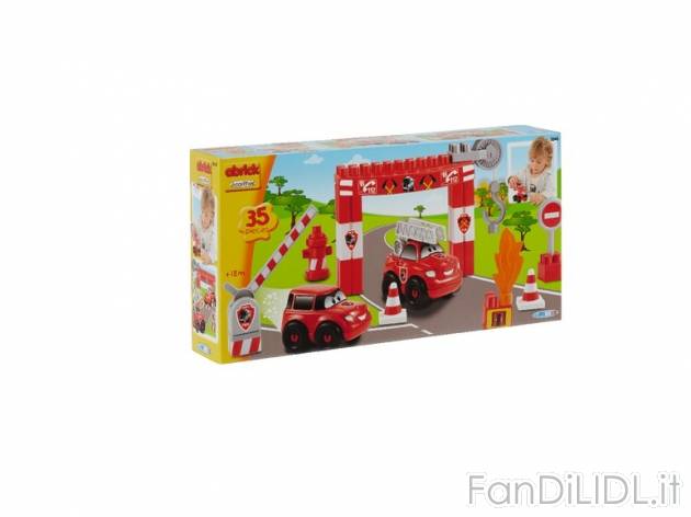 Costruzioni con macchinine , prezzo 9,99 &#8364; per Alla confezione 
- Et&#224; ...