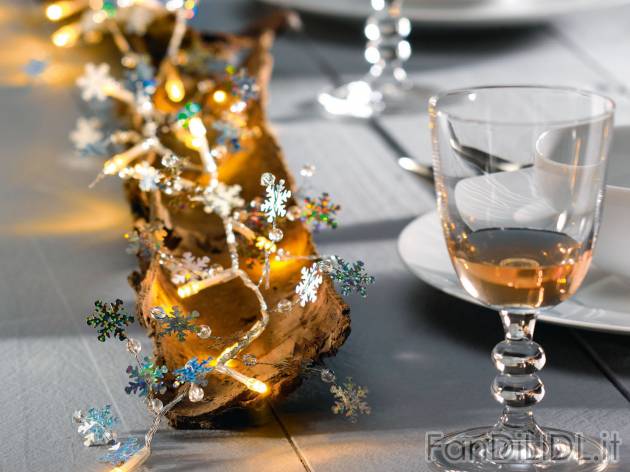 Catena luminosa 20 LED , prezzo 4.99 &#8364; 
- Solo per interni
- Funzionamento ...