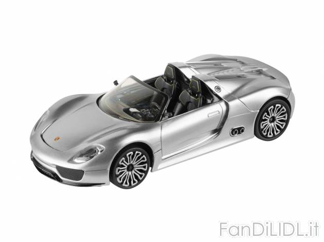 Modellino auto radiocomandato , prezzo 14.99 &#8364;. Diversi modelli di auto.
- ...