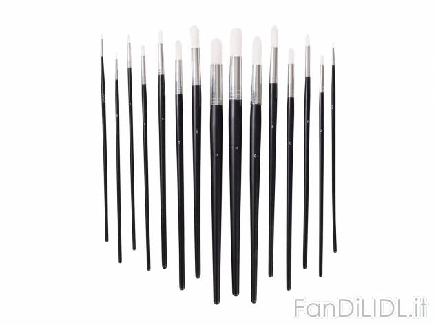 Set pennelli, 12 o 15 pezzi , prezzo 4.99 &#8364;. Offerta per persone creative.