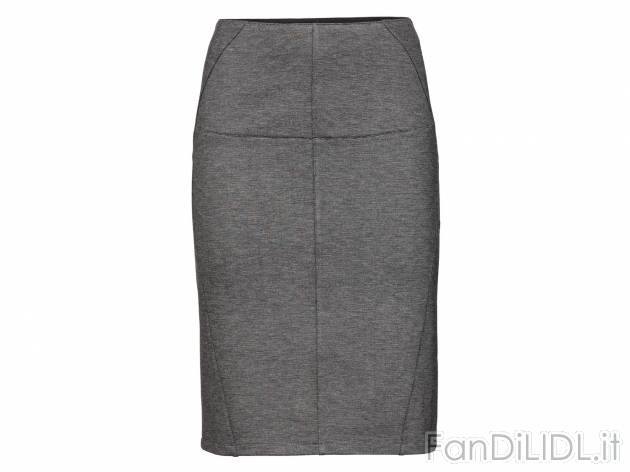 Gonna da donna, prezzo 6.99 &#8364;. Un taglio dritto della gonna con un look ...