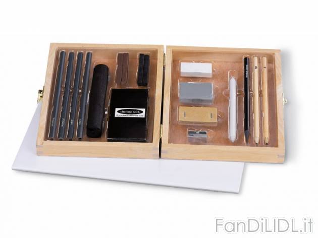 Set da disegno con carboncino , prezzo 7,99 &#8364; per Alla confezione 
- ...