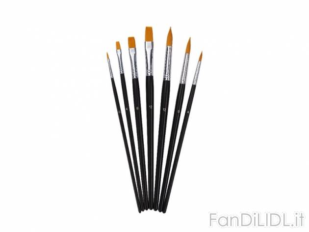 Set pennelli , prezzo 2,99 &#8364; per Al set 
- A scelta fra diversi modelli ...