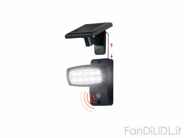 Faretto LED ad energia solare con sensore di movimento , prezzo 9.99 &#8364; ...