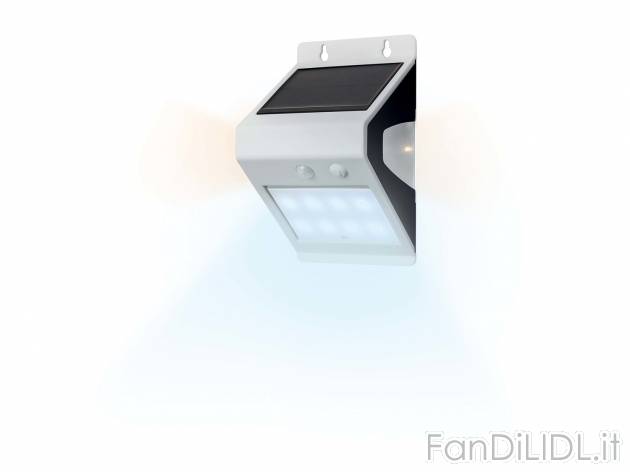 Lampada LED ad energia solare con rilevatore di movimento Livarno Lux, prezzo 9.99 ...