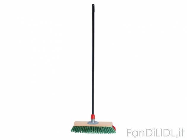 Scopa da esterni con manico telescopico Florabest, prezzo 6,99 &#8364; per Alla ...