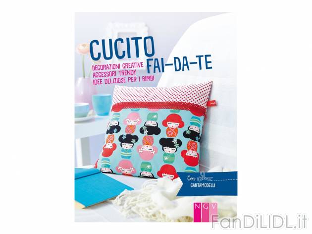 Libro per cucito , prezzo 4.99 &#8364;