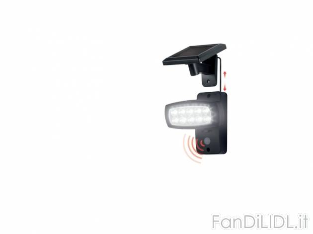 Faretto LED ad energia solare con sensore , prezzo 9,99 &#8364; per Alla confezione ...