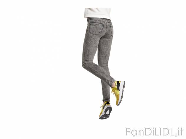 Pantaloni stretch da donna Esmara, prezzo 11,99 &#8364; per Alla confezione ...