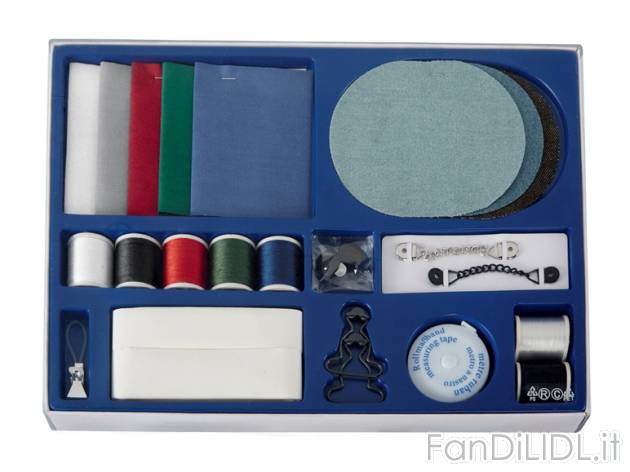 Set per taglio e cucito , prezzo 5,99 &#8364; per Al set 
- Numerosi accessori ...