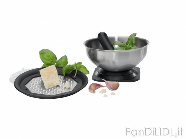 Set mortaio Ernesto, prezzo 9,99 &#8364; per Al set 
- 3 in 1: mortaio, grattugia ...