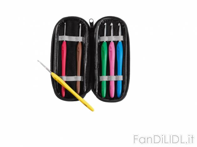 Ferri per lavoro a maglia o uncinetti con custodia , prezzo 9,99 &#8364; per ...