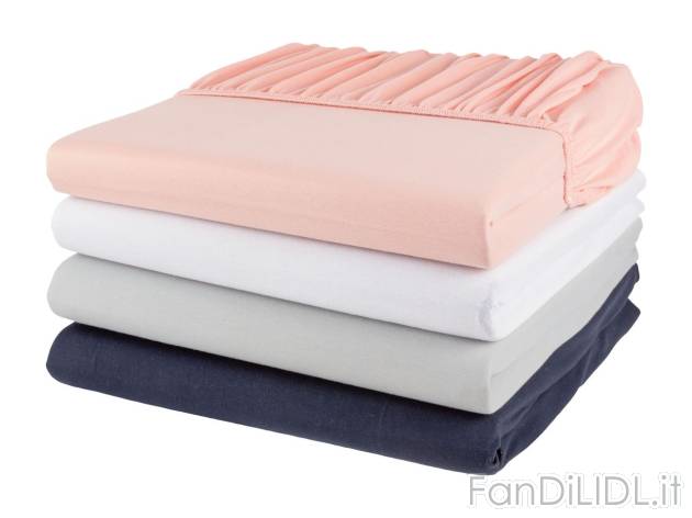 Lenzuolo con angoli , prezzo 7.99 EUR 
Lenzuolo con angoli Matrimoniale 
- Dimensioni: ...