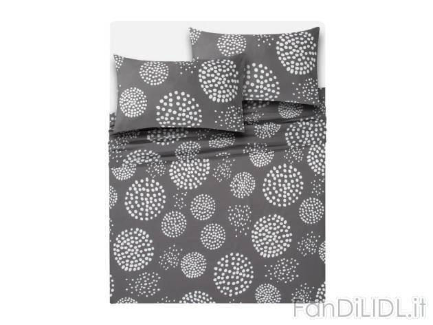 Completo lenzuola , prezzo 19.99 EUR 
Completo lenzuola Matrimoniali 
- Per materassi fino ...