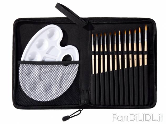 Set pennelli , prezzo 5,99 &#8364; per Al set 
- Inclusi 12 pennelli e tavolozza ...