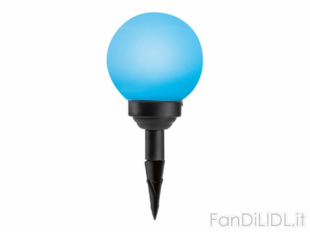 Lampada LED da giardino ad energia solare Livarno Lux, prezzo 4.99 € 
- Si accende ...