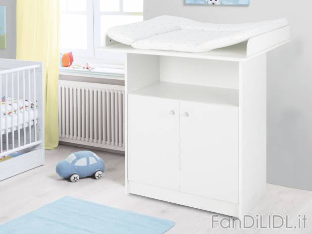 Fasciatoio con ante Roba, prezzo 129.00 € 
- Materassino incluso
- 85,5 x 75 ...