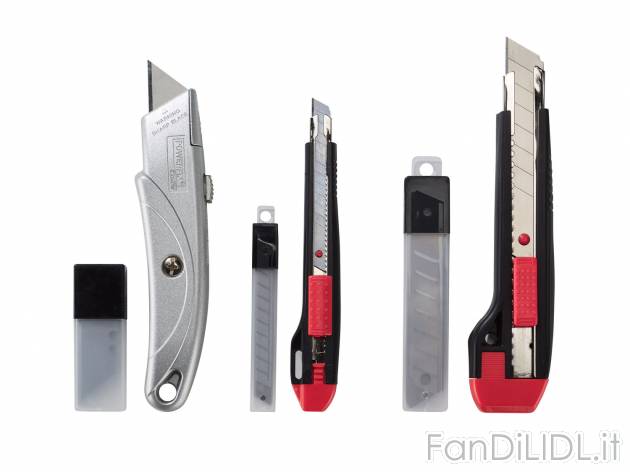 Set taglierini , prezzo 4.99 &#8364; per Al set 
- 33 pezzi
- 1 cutter per ...