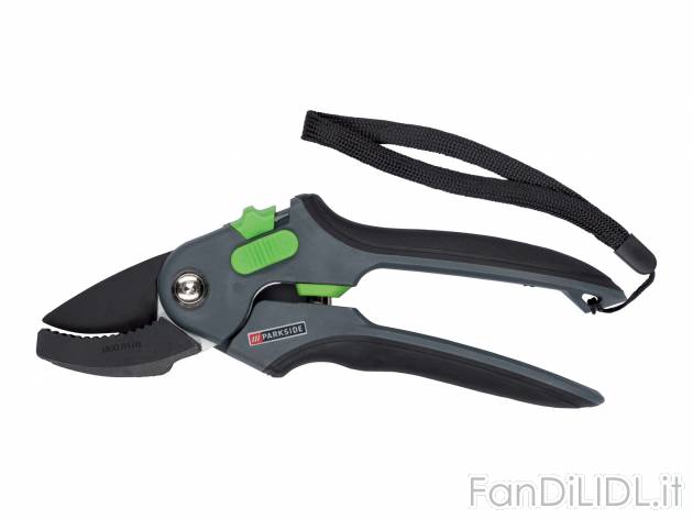 Forbici per potatura Parkside, prezzo 3.99 &#8364; 
- Lama da taglio in acciaio ...