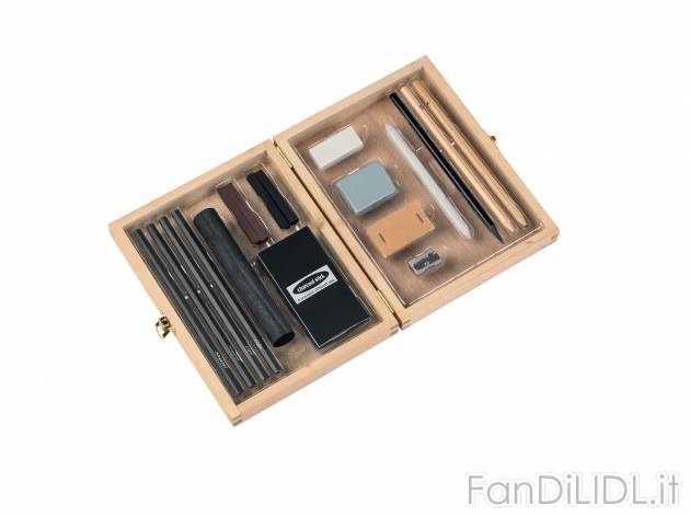 Set da disegno con carboncino , prezzo 8.99 &#8364; per Al set 
- Vari accessori ...