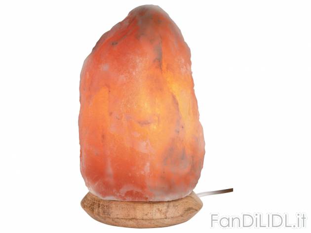 Lampada ai cristalli di sale Livarno, prezzo 11.99 € 
- Base in legno di acacia
- ...