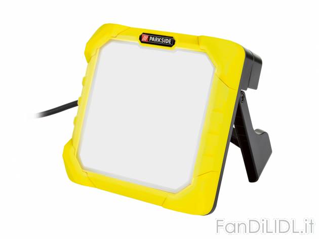 Faro LED da lavoro Parkside, prezzo 29.99 &#8364; 
- Presa integrata per l&lsquo;alimentazione ...