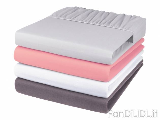 Lenzuolo matrimoniale con angoli Livarno, prezzo 7.99 € 
- Adatto anche per materassi ...