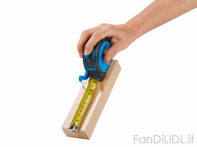 Metro avvolgibile 5 m con matita integrata , prezzo 2.99 &#8364; per Alla confezione ...