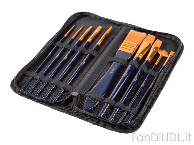 Set pennelli con custodia Crelando, prezzo 5.99 &#8364; 
- Manico in legno
In ...