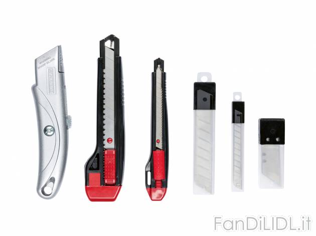 Set taglierini Parkside, prezzo 4.99 &#8364; 
33 pezzi 
- Taglierino per moquette, ...