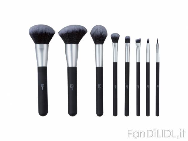 Set pennelli per il trucco Livarno, prezzo 8.99 &#8364; 
9 pezzi 
- Custodia ...
