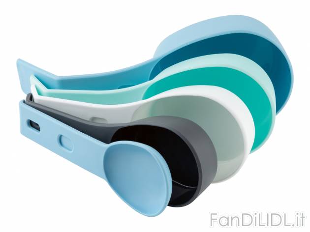 Set misurini Ernesto, prezzo 2.99 &#8364; 
5 pezzi 
- Impilabili e con sistema ...