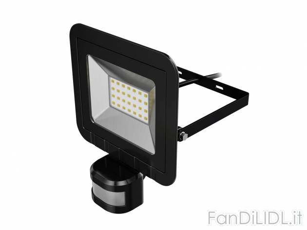 Faro LED da esterni Livarno, prezzo 11.99 &#8364; 
- Angolo di rilevazione del ...