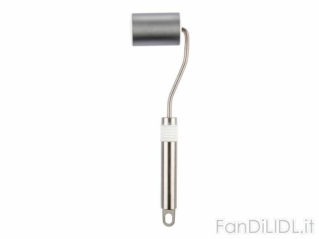 Articoli da cucina Ernesto, prezzo 3.99 &#8364; 
A scelta ta:
- Raschietto da ...