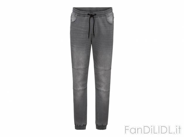 Joggers in jeans da uomo Livergy, prezzo 14.99 &#8364; 
Misure: 46-54
Taglie ...
