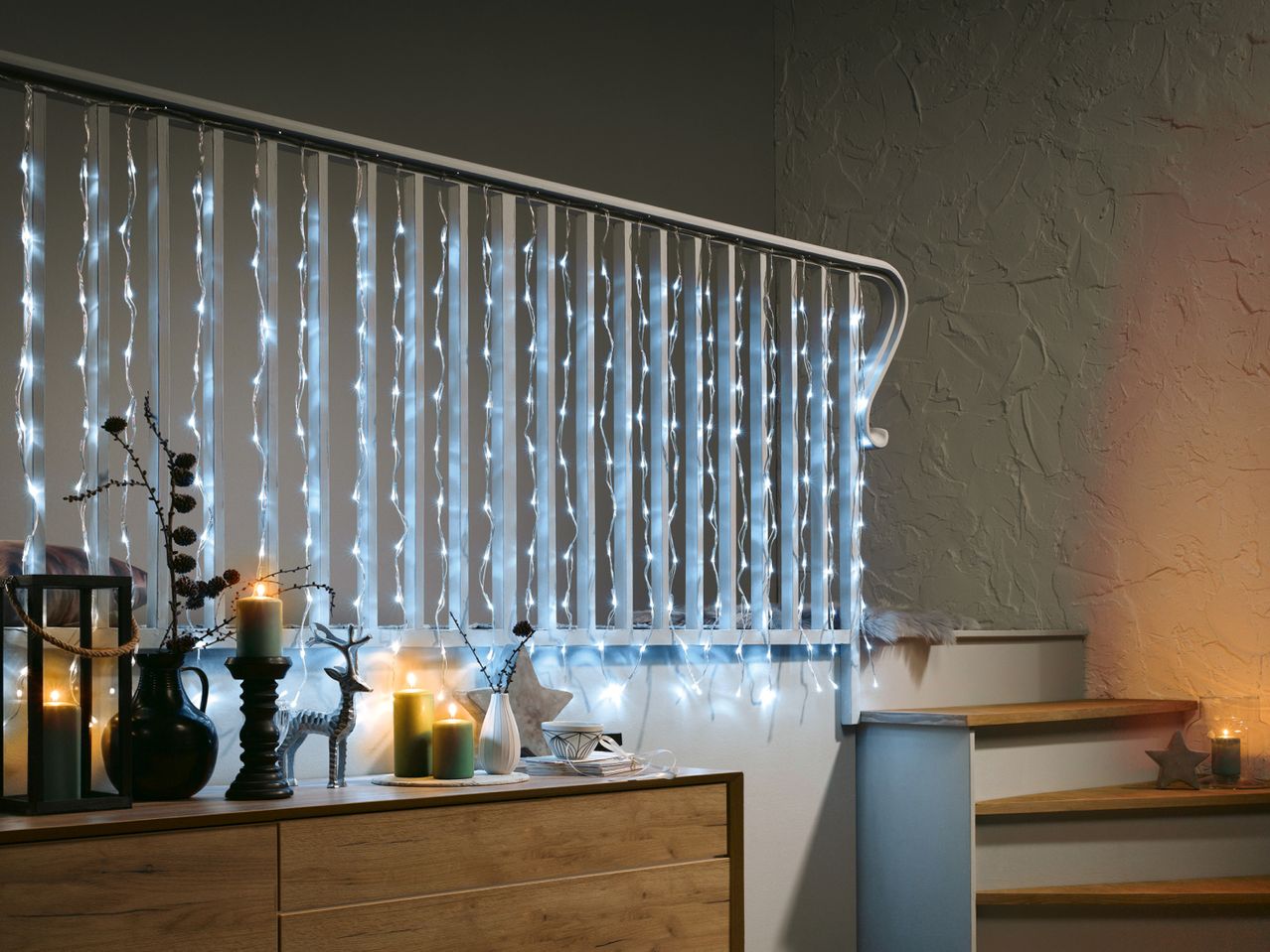 Tenda luminosa a LED , prezzo 19.99 EUR
Tenda luminosa a LED 220 LED
- Per ambienti ...