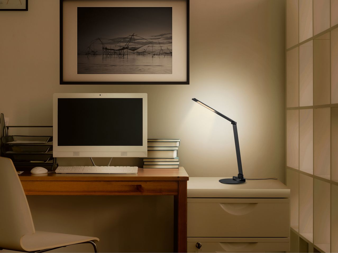 Lampada LED da tavolo , prezzo 19.99 EUR
Lampada LED da tavolo
- 3000-6500K, ...
